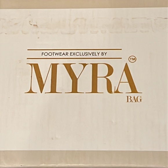 🐄 NWT Myra brand leather and cow hide“Spruce-Up” style flats - Picture 2 of 13